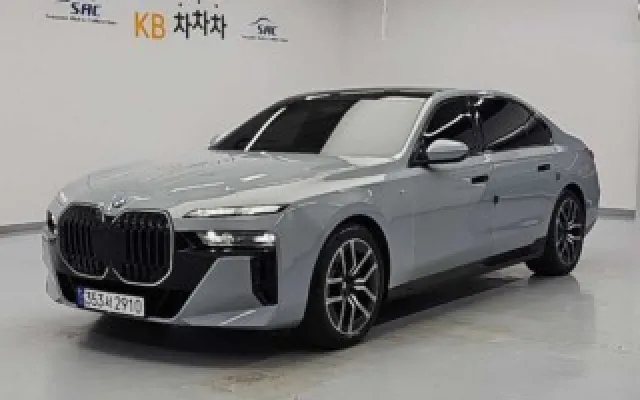 수원중고자동차매매가격 7시리즈 (G70) 740i sDrive M 스포츠 매물 사진 12 - 2023/09 21,644km