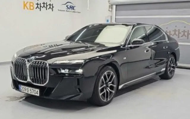 수원중고자동차매매가격 7시리즈 (G70) 740i sDrive M 스포츠 매물 사진 8 - 2023/08 118,302km