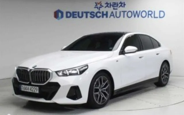 수원중고자동차매매가격 5시리즈 (G60) 520i 매물 사진 16 - 2024/02 53,343km